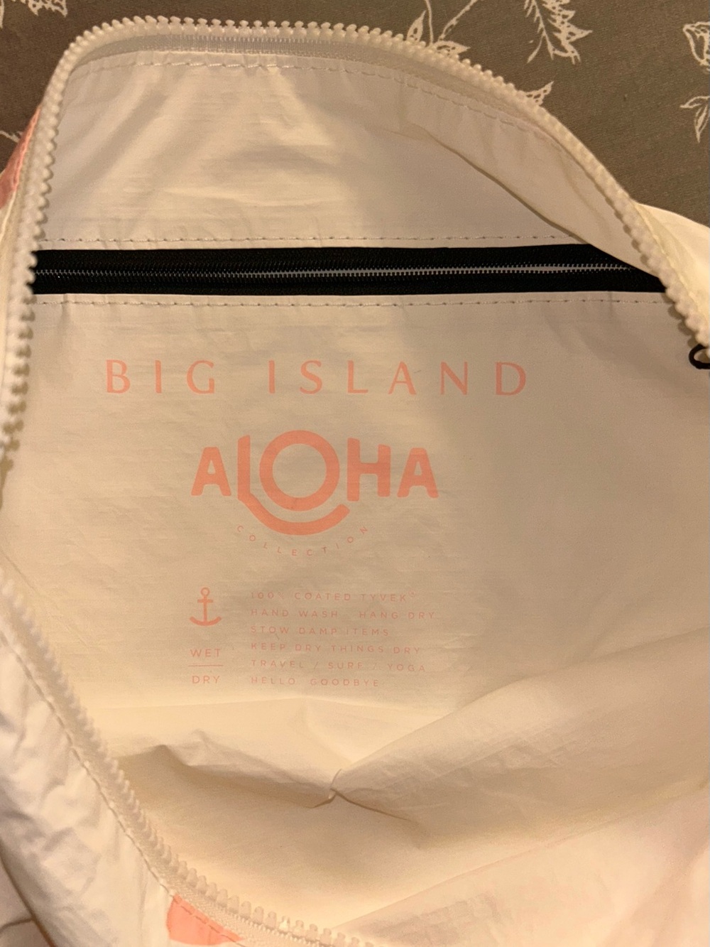 ALOHAS Big Island White Tote with Pink Logo